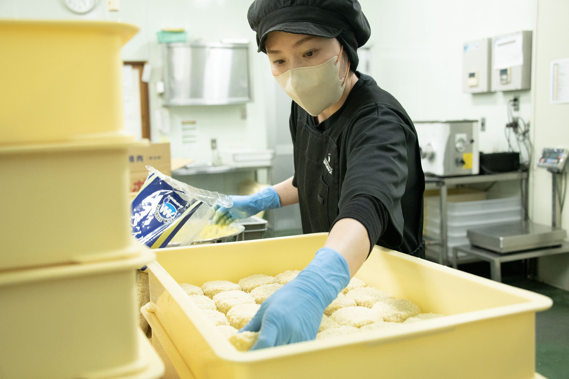 手作業が中心の製造現場