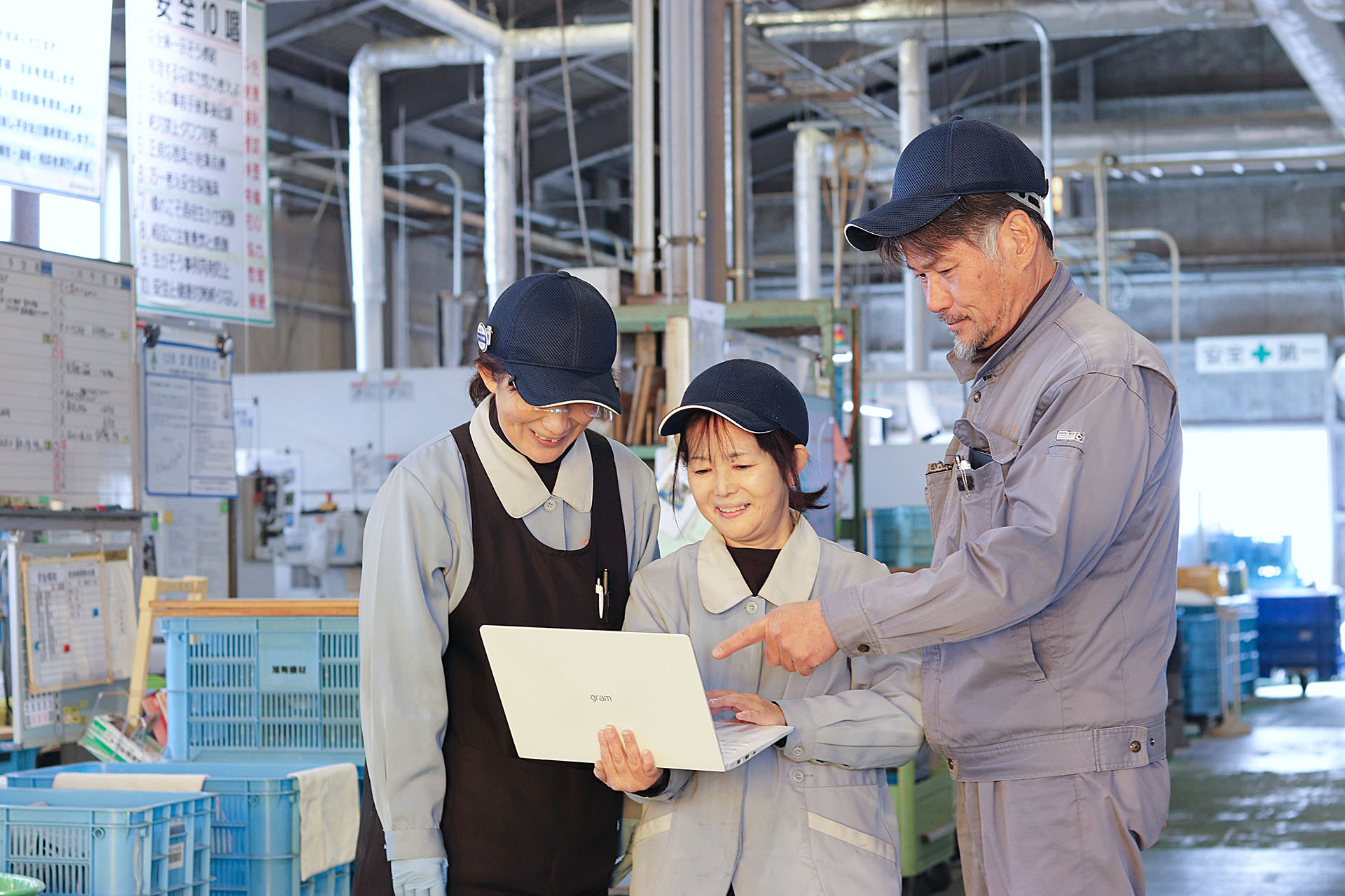 就職説明会のプレゼン資料の作成や、PR活動も