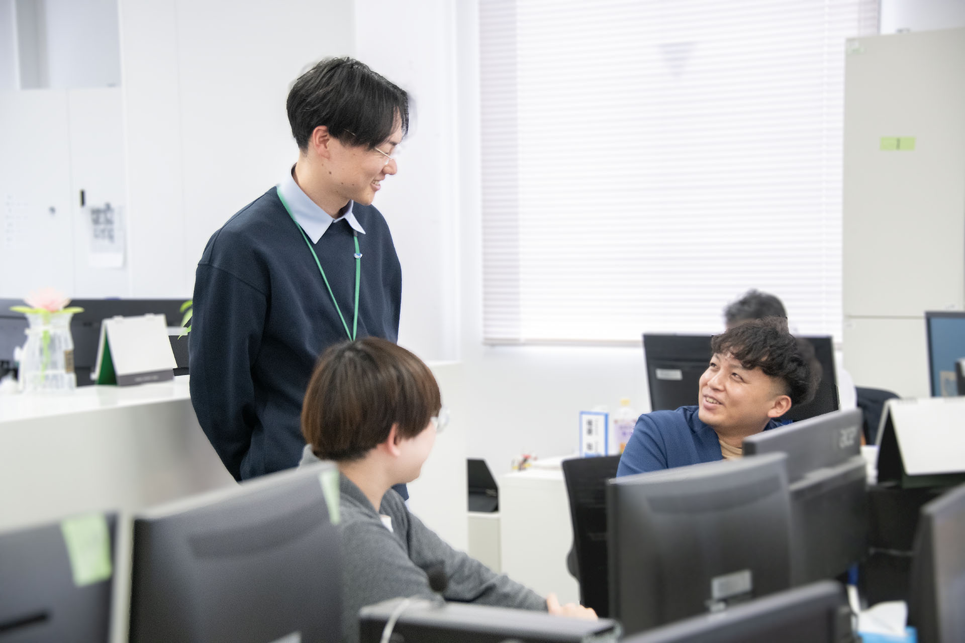 相談しやすい職場とほっと一息つけるラウンジスペース