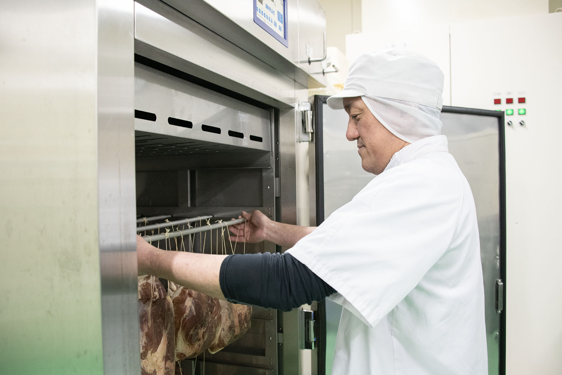 商品づくりの面白さに触れながら仕事を覚える