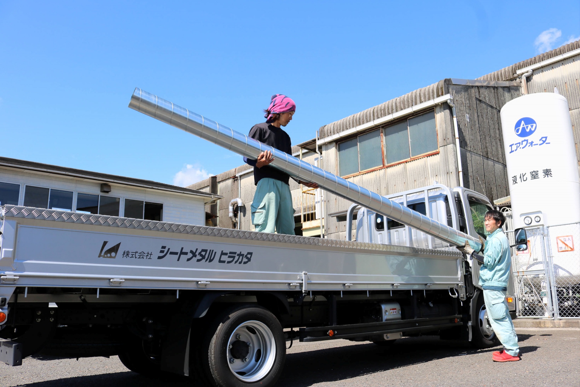 製作から現場での取付作業まで幅広いシゴト